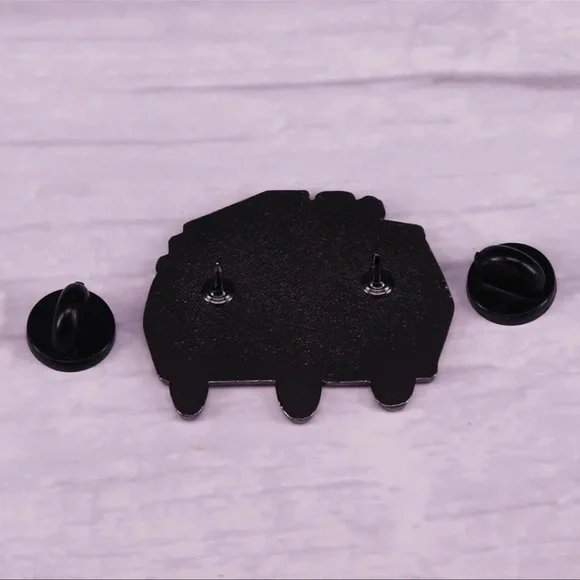 $3🎃HALLOWEEN MOVIE PIN🎃ENAMEL🎃NEW  $3 WHEN BUNDLED WITH 3 OR MORE ITEMS - Picture 5 of 16